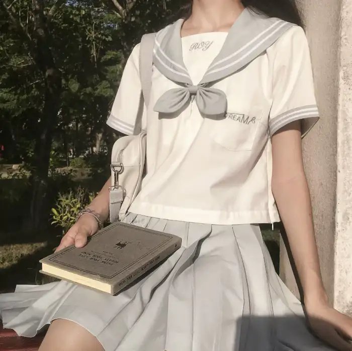 女孩向前冲
